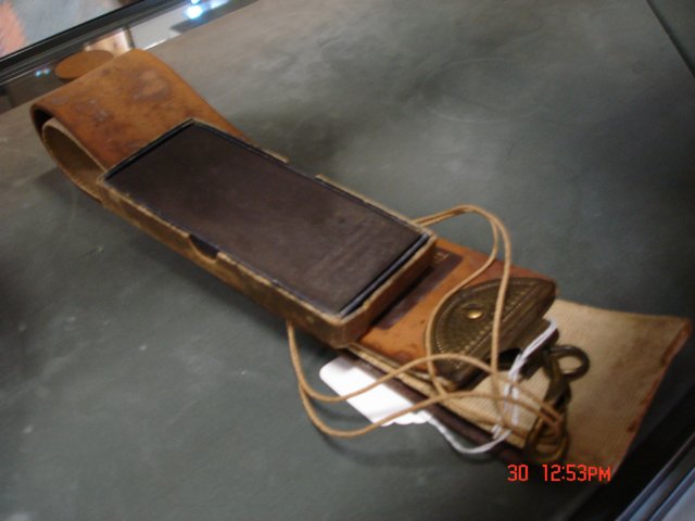 leatherrazorstropandstone.jpg