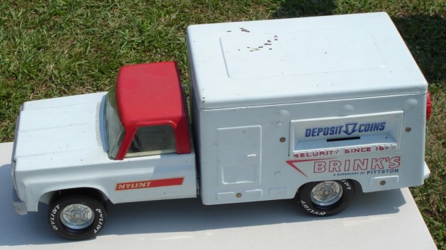 nylintbrinksbanktruck.jpg