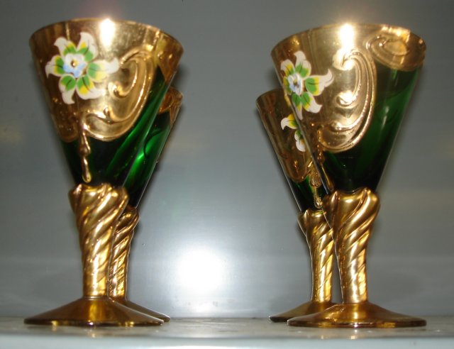 fourgoldtrimmedgreengoblets.jpg
